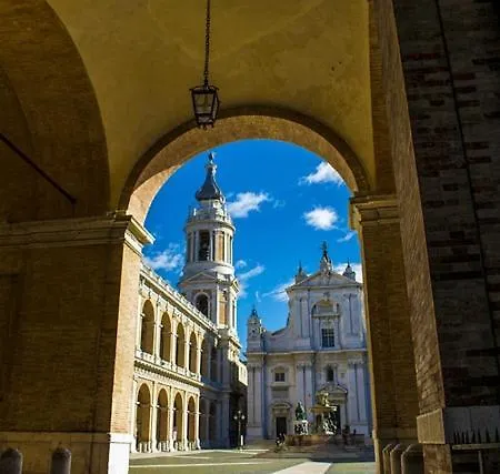 アパート L'isola Di Vittoria ポルト・レカナーティ